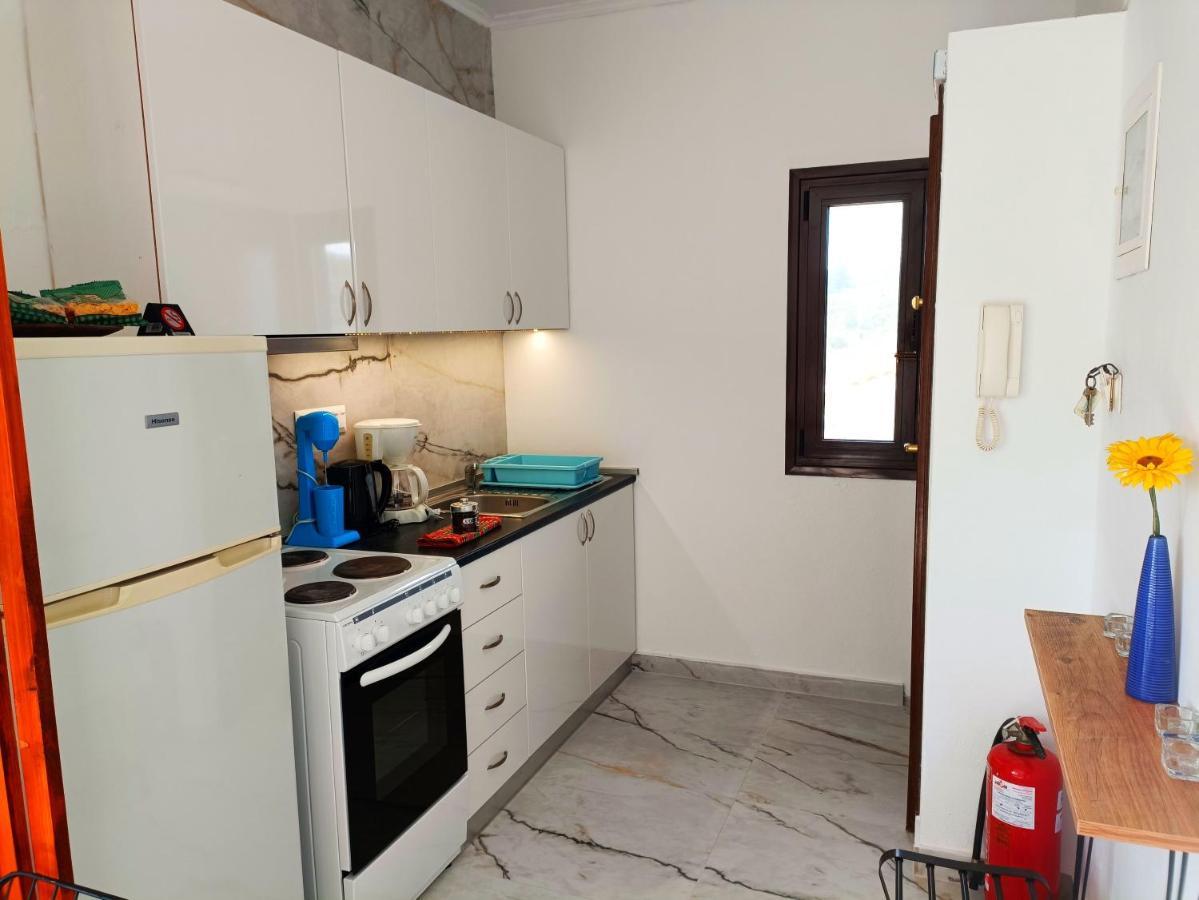 Salonikiou Beach Apartments Akti Salonikiou Exterior photo